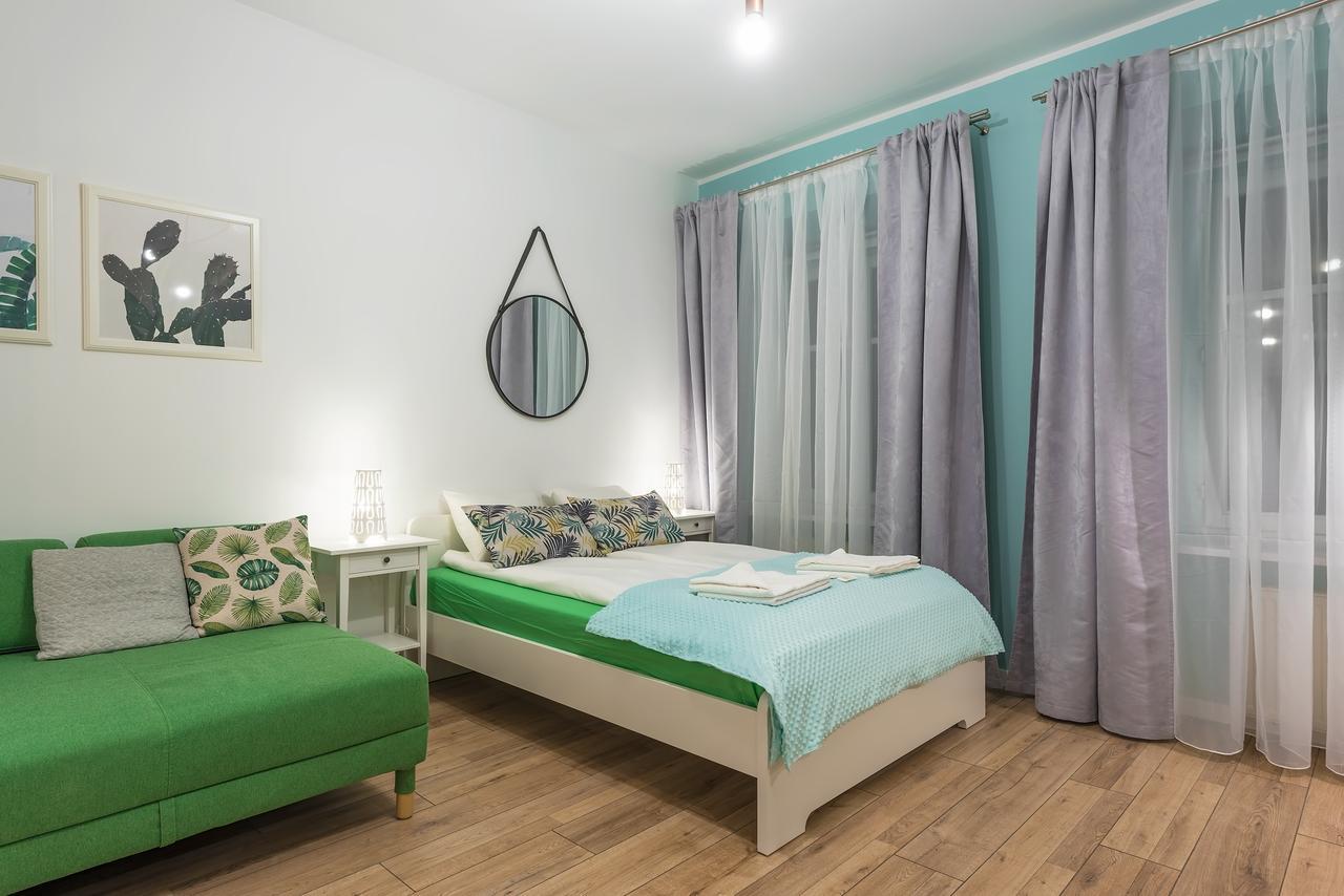 Around Market Square Apartments Краков Экстерьер фото